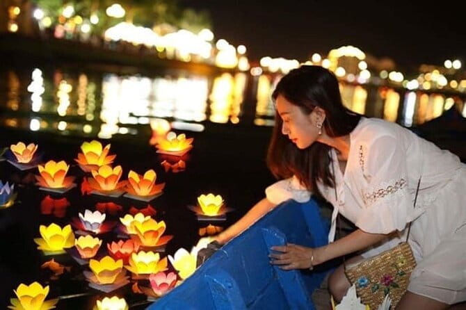 Da Nang Basket Boat Ride in Hoi An City with Release Lantern - What the small group (max 10) changes for your experience