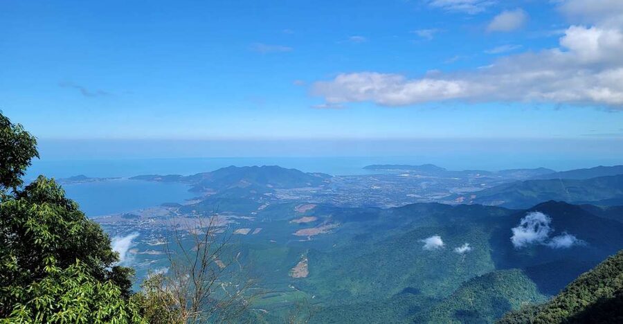 Da Nang/Hoi An to Hue via Bach Ma National Park Trekking - From Da Nang or Hoi An to Hue, the day starts early for a reason