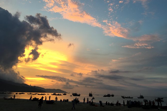 Danang On the Waterfront Photo Tour - Stop 1: Danang City Beach, Fishermen, Coracle Boats, and the Morning Market