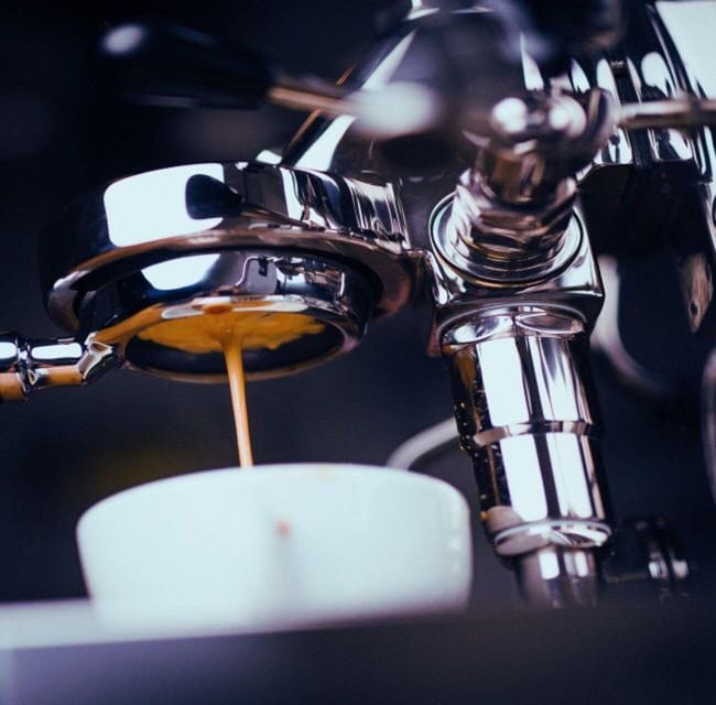 Exploring Vietnamese Coffee Culture, Coffee Making in Hoi An - Language Options: English and Vietnamese Guidance