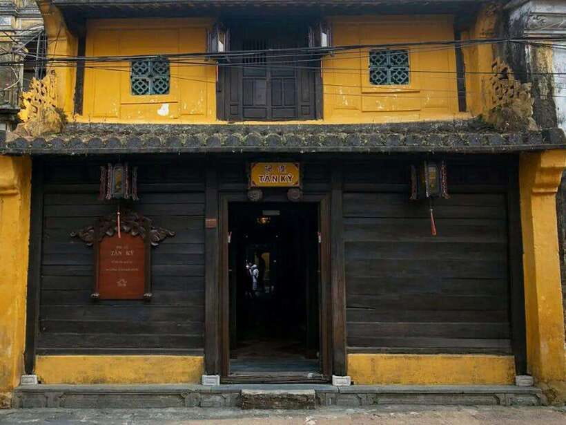 From Da Nang: Hoi An City Tour W Boat Ride - Lantern Release - Japanese Bridge Carvings: More Than a Photo Stop