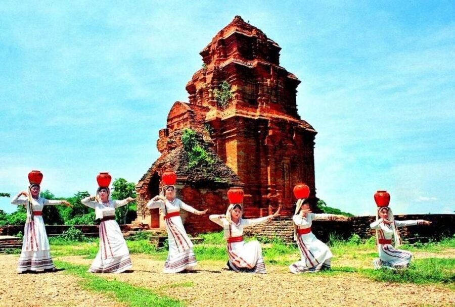 From Hoi An: Discover My Son Sanctuary & Sunset River Cruise - Walking the site: what you get in the guided 2 km