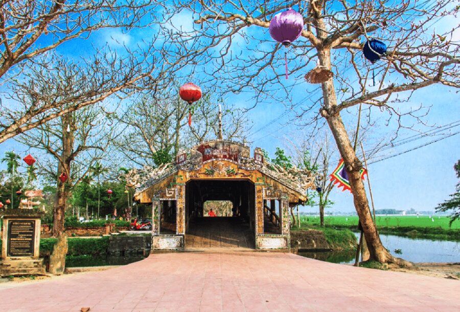 From Hue: Bus Transfer to Hoi An with Sightseeing Stops - Who should book this Hue to Hoi An sightseeing bus