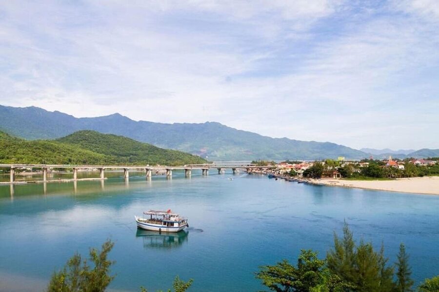 From Hue: Bus Transfer to Hoi An with Sightseeing Stops - A $16 Hue to Hoi An bus day built around Hai Van Pass