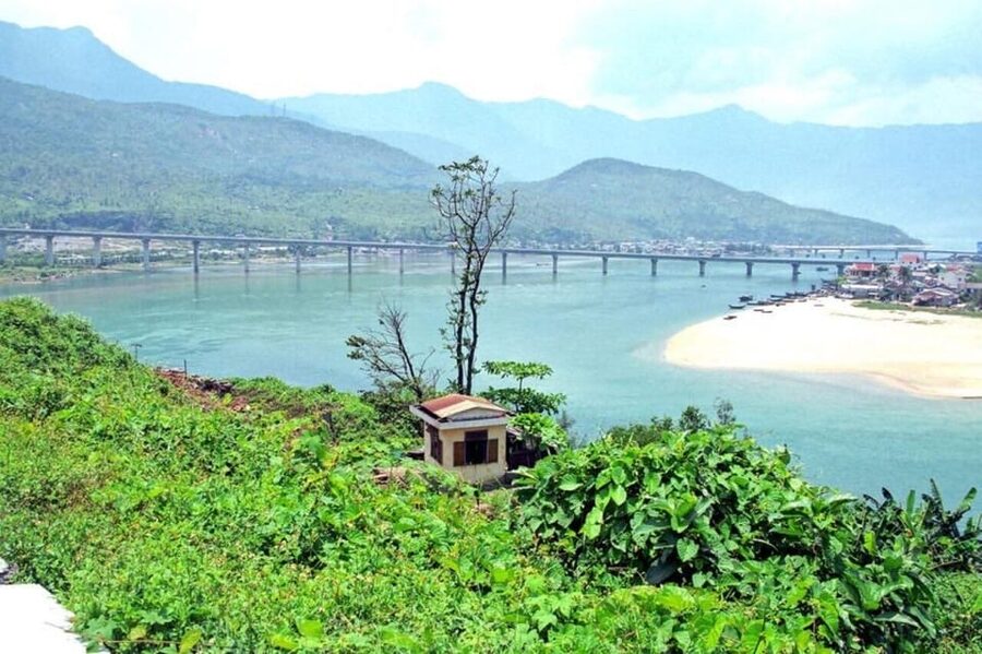 From Hue: Bus Transfer to Hoi An with Sightseeing Stops - Marble Mountains stop: photos now, lift ticket if you want it