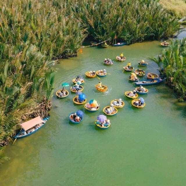 Hoi An : Bamboo Basket Boat Tour and Transfer - Crab fishing near a fisherman’s house, then back to Hoi An