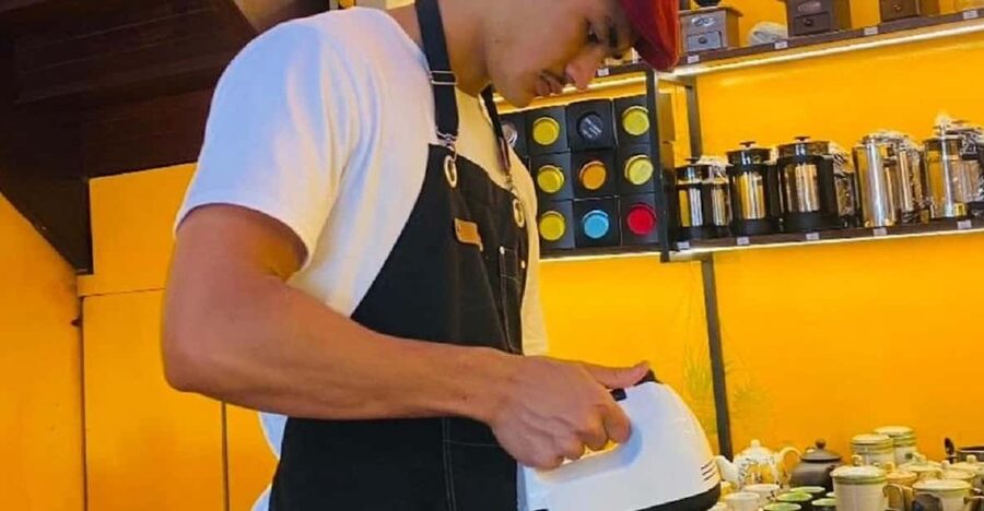 Hoi An Coffee Roastery Experience: Brew & Taste Like a Local - Finding Trí Long Coffee and getting oriented fast