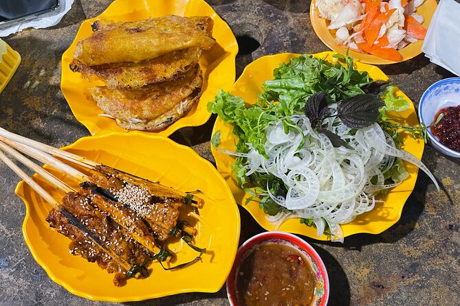 Hoi An Foldable Bamboo Silk Lantern and Evening Street Food Tour - Night Market Stroll: Snack Mode, With a Local-Style Route