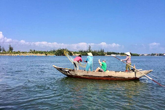 Hoi An: Lantern Making and Basket Boat Tour - Stop 1: Hoi An Ancient Town lantern-making with silk and bamboo