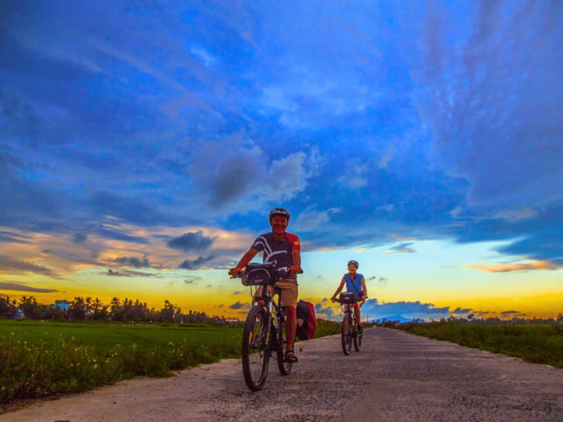 Hoi An: Private Evening Food Tour by Bike - Organic village herb gathering and the cao lau broth moment