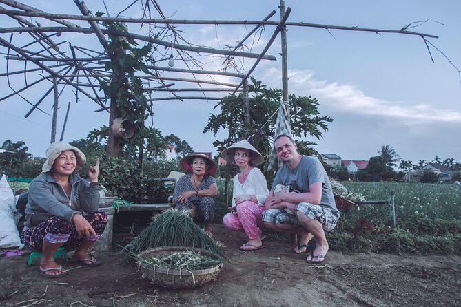 Hoi An sunrise, fish market tour and taking photos( Private tour) - Stop 3 Duy Hai: fish market selling after a night catch