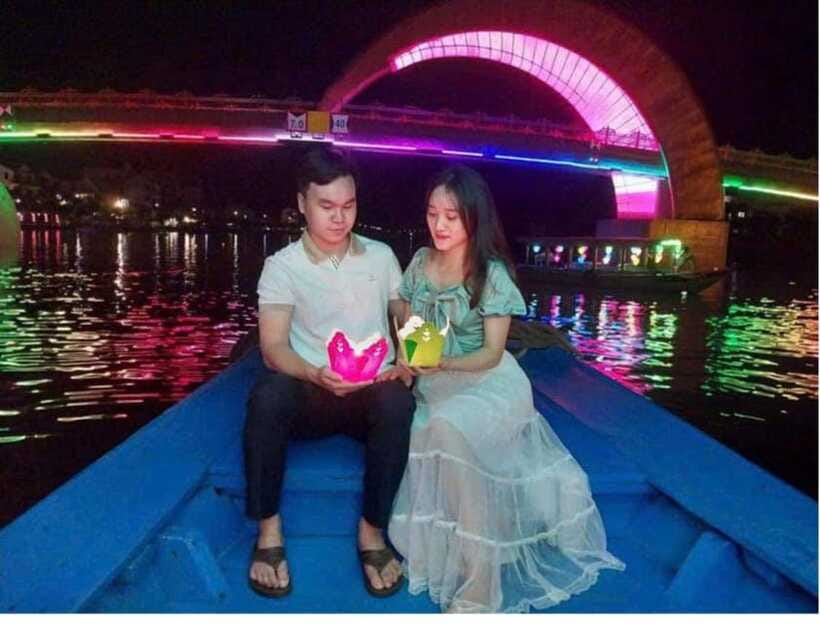 Hoi An: Thu Bon River Flower Lantern Experience - What to Do After: Pair It With Old Town and Local Food
