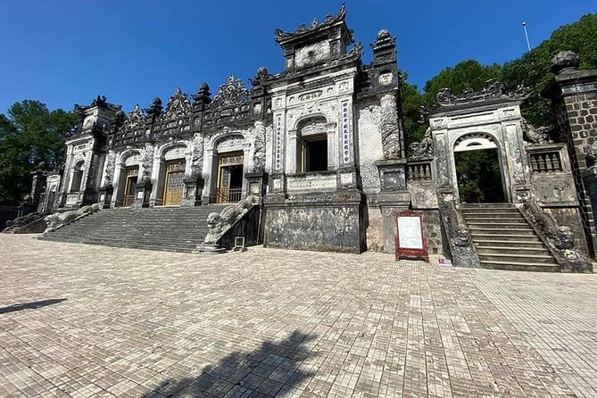 Hue City Tour via Hai Van Pass - Private Guided Tour - Entering the Hue Imperial City (Citadel) with context