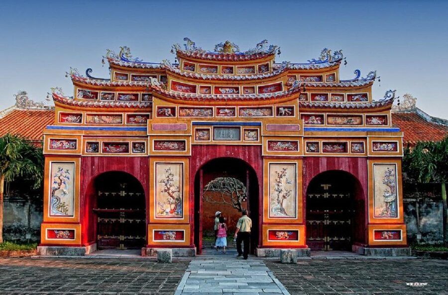 Hue City Tour with Dragon Boat from Hue or Danang or Hoi An - Thien Mu Pagoda, where Buddhism explains local life
