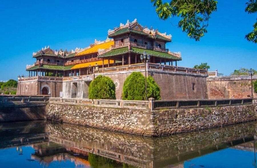 Hue City Tour with Dragon Boat from Hue or Danang or Hoi An - Hue noodle soup lunch: what you’re actually eating