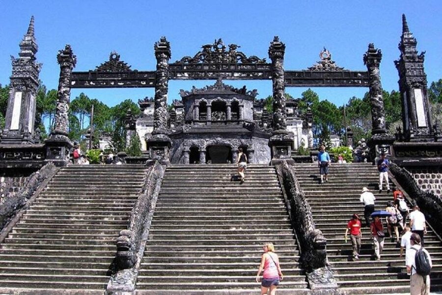 Hue City Tour with Dragon Boat from Hue or Danang or Hoi An - The royal tombs: how Nguyen emperors planned for afterlife