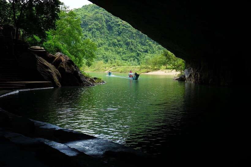 Hue: Full-day Echoes Of History Journey To Phong Nha Cave - Lunch at a local restaurant: a necessary reset