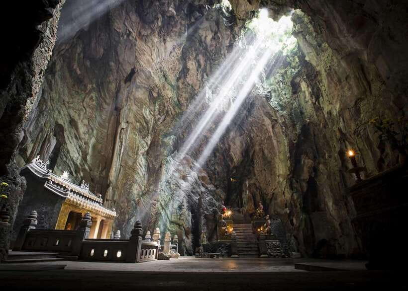 Marble Moutains, Monkey Islands, and Hell Cave Luxury Tour - Lunch after the caves: My Quang dish and how it fits the day