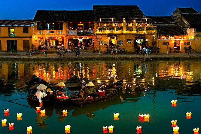 Night Boat Ride in Hoi An- Colourful Lanterns-Pick up at 16:30p.m - Hoi An at twilight: why the lantern glow hits different