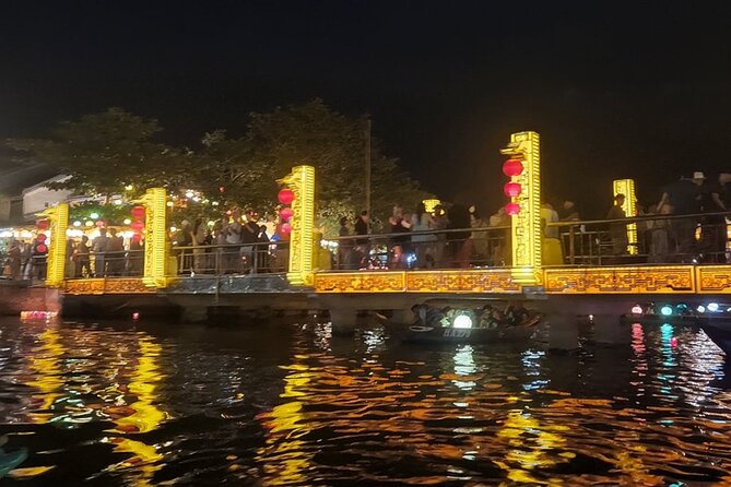 Night Boat Ride in Hoi An- Colourful Lanterns-Pick up at 16:30p.m - Guide or no guide: when the $25 tour guide fee helps