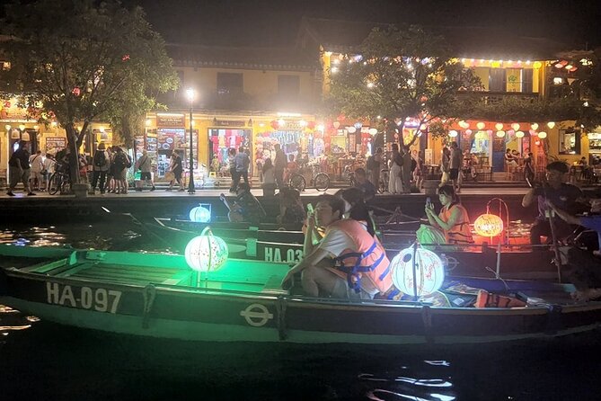 Night Boat Ride in Hoi An- Colourful Lanterns-Pick up at 16:30p.m - What to wear, bring, and plan for walking at night