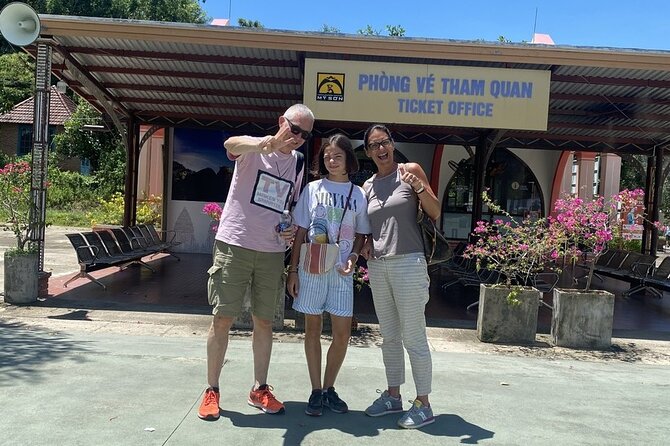 Package 3-Day Tour: DaNang, Hoi An, Ba Na Hills and Golden Bridge - Day 1: Da Nang arrival, Marble Mountains, and Hoi An lantern time