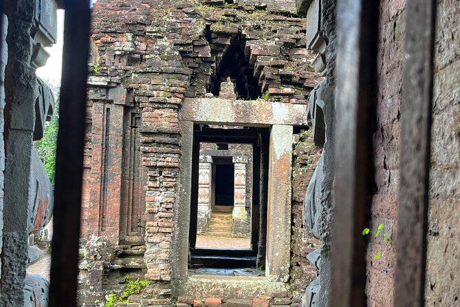 Private transfer/Tour to My Son sanctuary from Da Nang/ Hoi An - Guide quality and English support: what you actually get