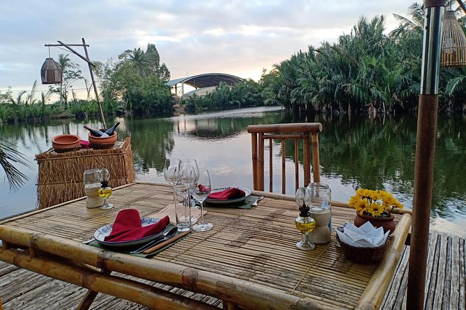 Romantic Dinning On The Bamboo Raft - Romantic dining and proposal planning, with real help
